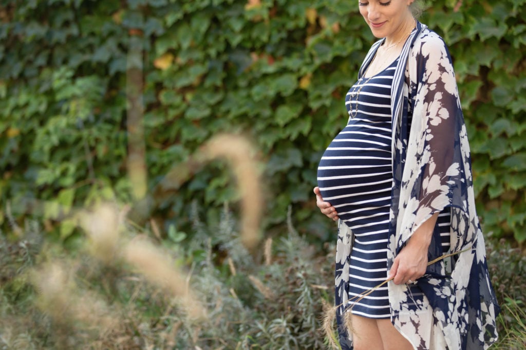 one perk of pregnancy is you can indulge in food! maternity style with kimono 