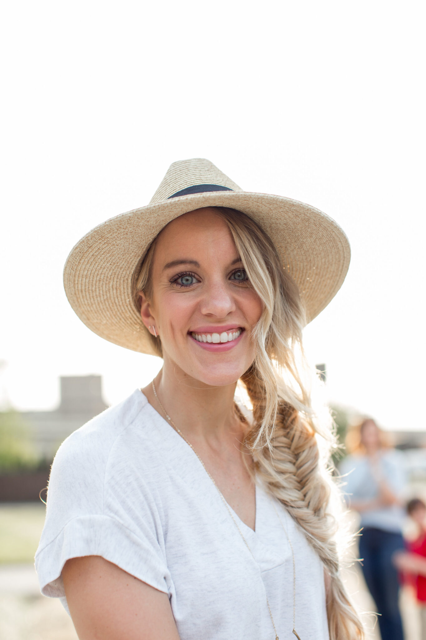 how to do a fishtail braid for beginners- show here with barefoot blonde hair extensions and carly jean hat #fishtail #hairtutorial