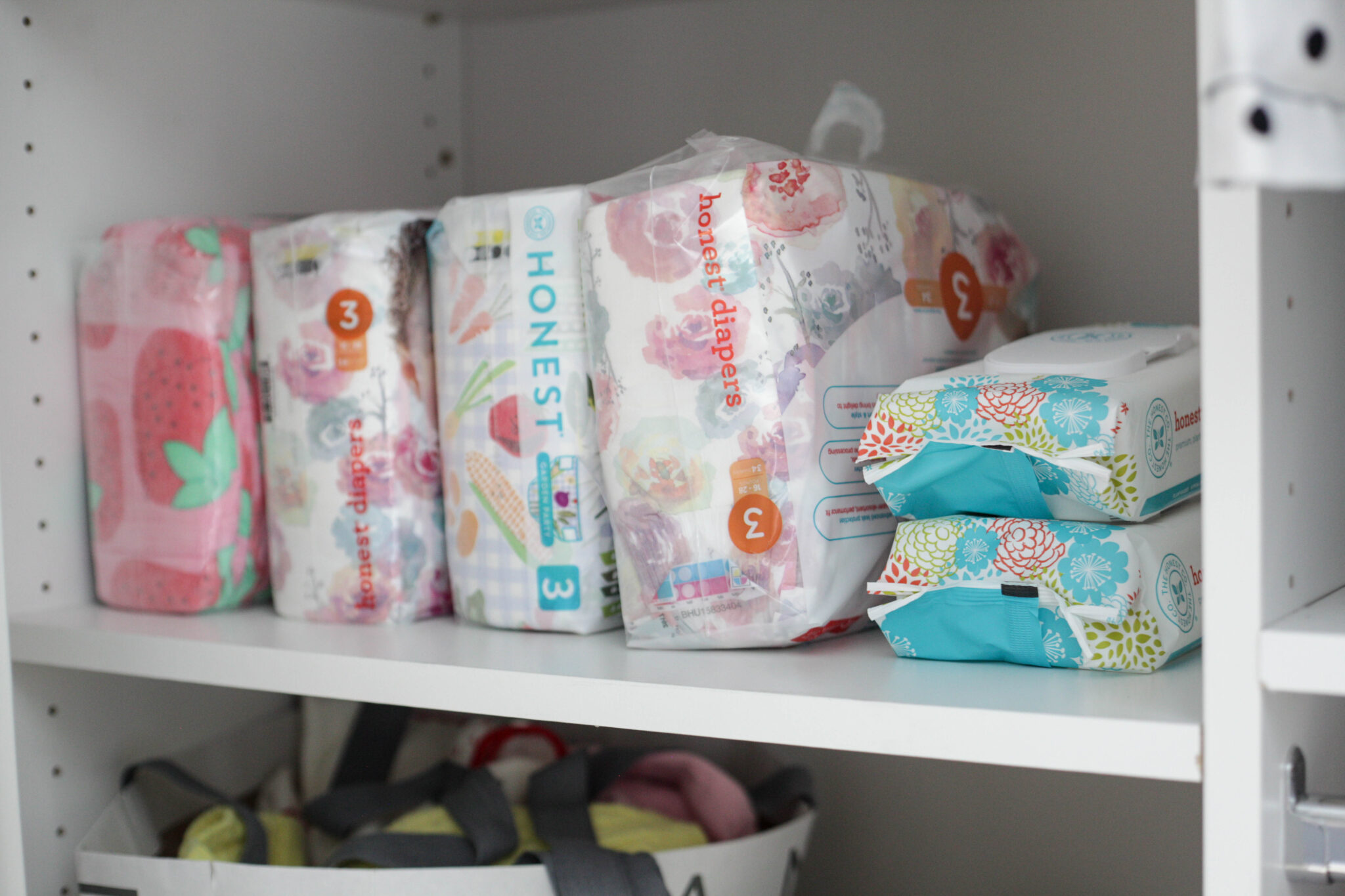 7 Genius Tips for How to Organize Baby Clothes (+ Stuff)