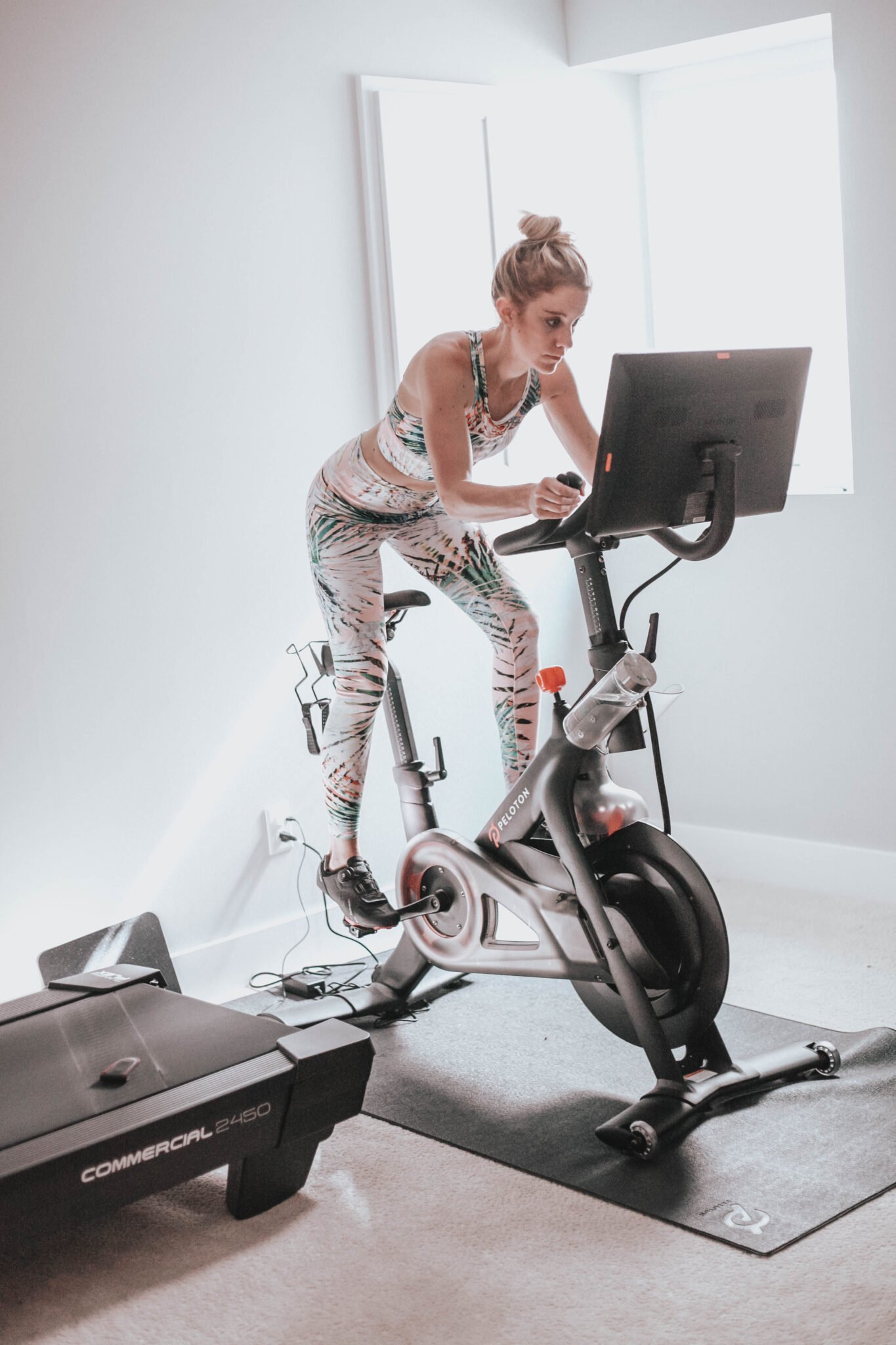 peloton bike review wearing a fabletics outfit