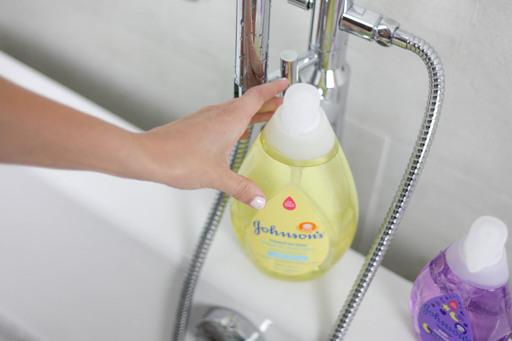 johnsons bedtime bath and head-to-toe wash