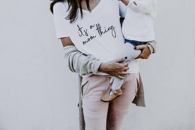 Best Mom Tees on Etsy - Its a mom thing tee. #momtee #momshirt #mamatee