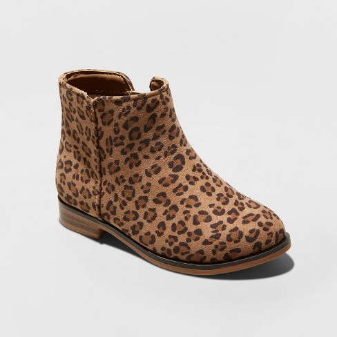 The cutest leopard boots for toddler girls