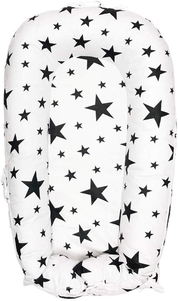 Black and white star dockatot cover.