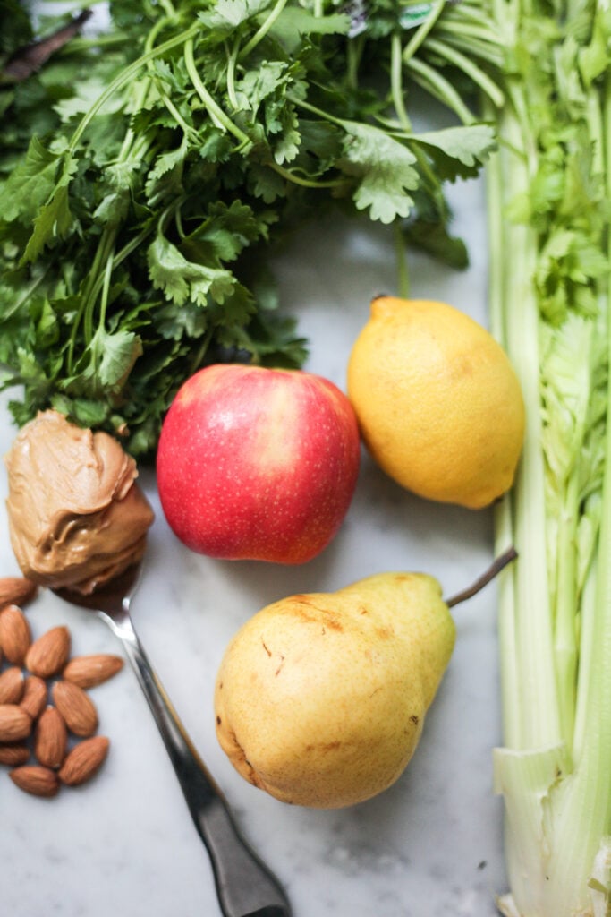 Fruit for a green smoothie - apples, pears and lemon!