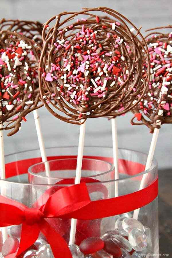 Easy Chocolate Pops - a simple valentine's kids craft