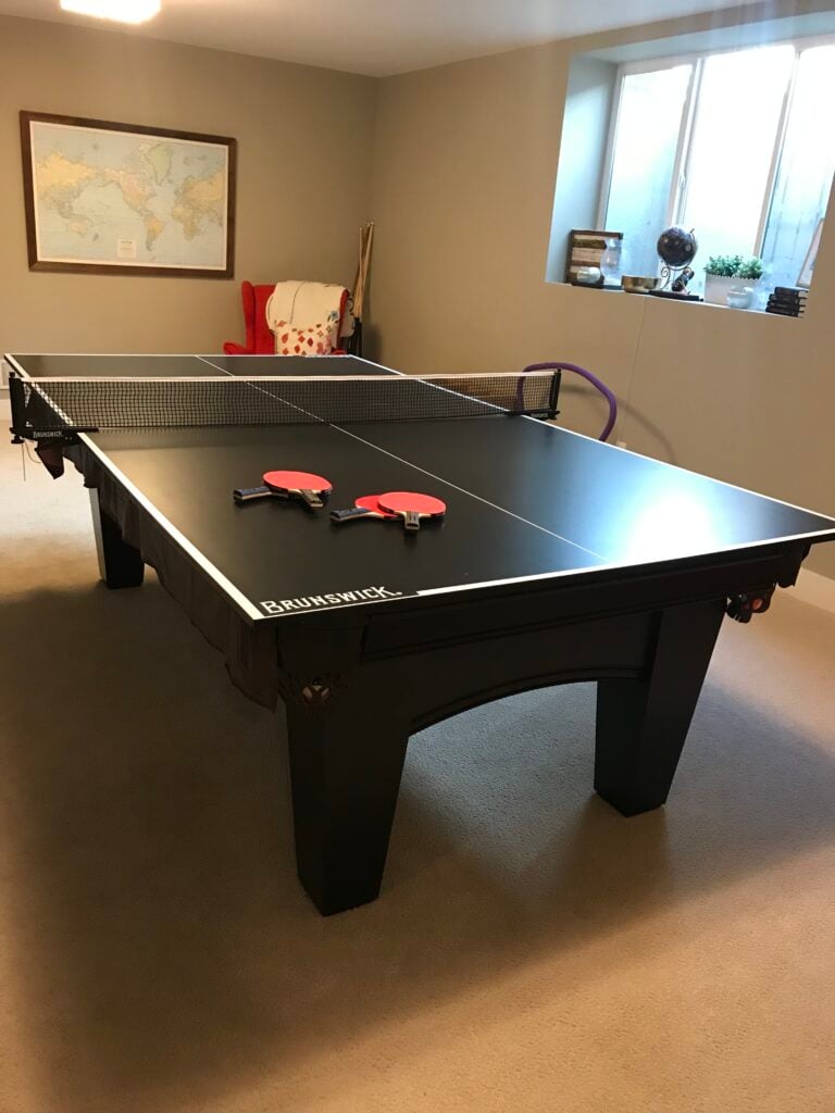 Before of the playroom - boring room with a ping pong table/pool table