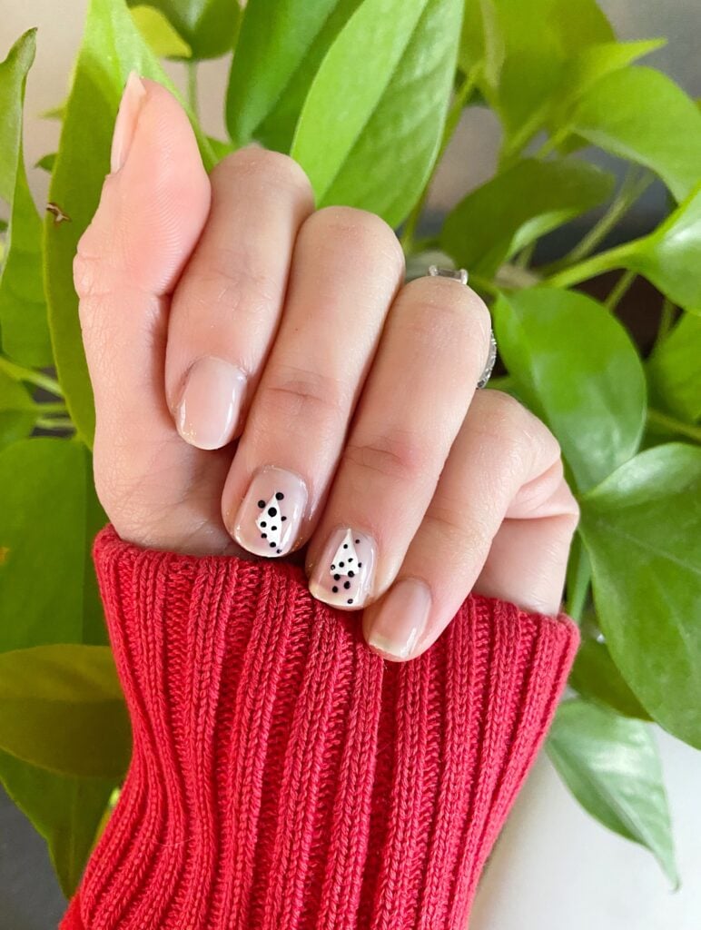 Nails with nail art - using nail brushes