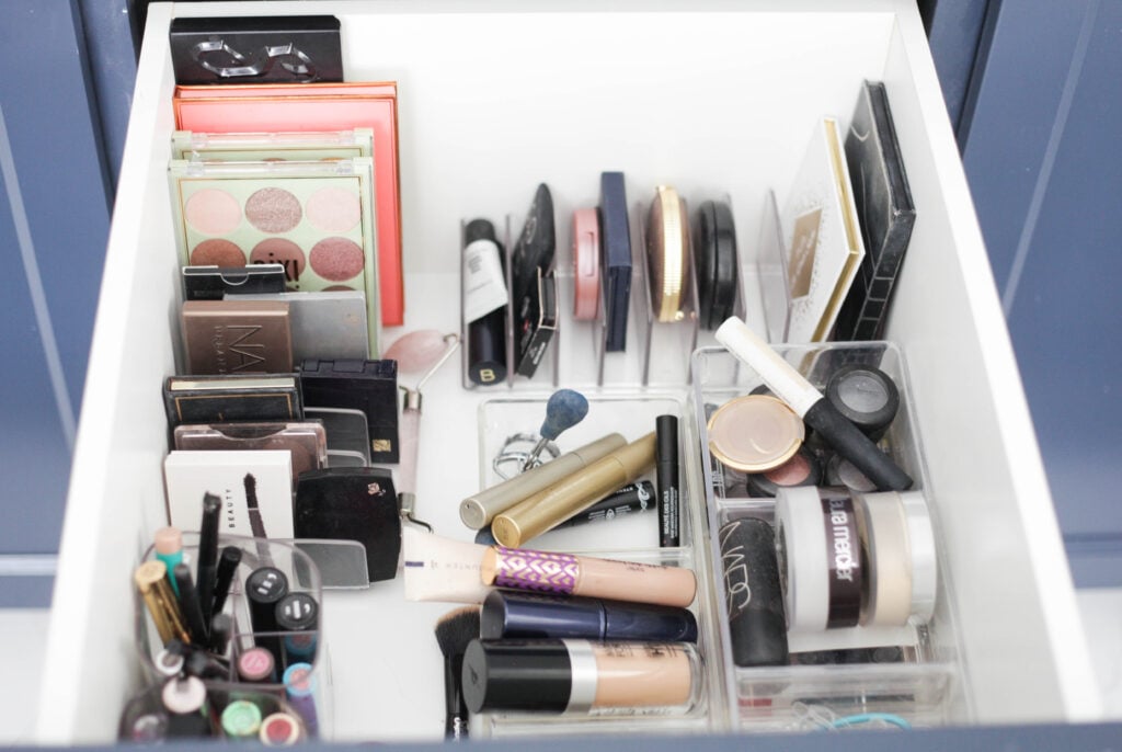 makeup drawers