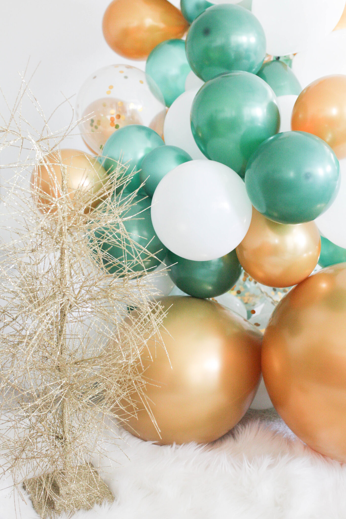 DIY Balloon Garland Christmas Tree - Paisley & Sparrow