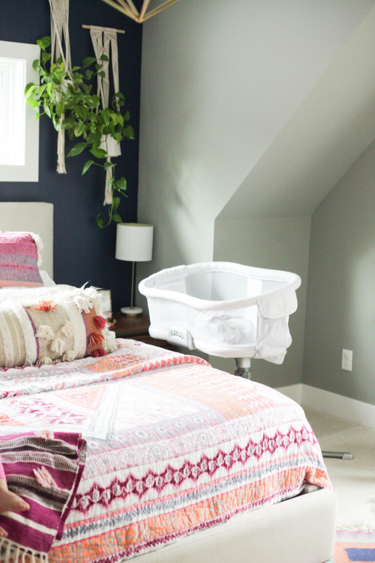 HALO BassiNest Swivel Sleeper Review (Pros, Cons & Is It Worth It