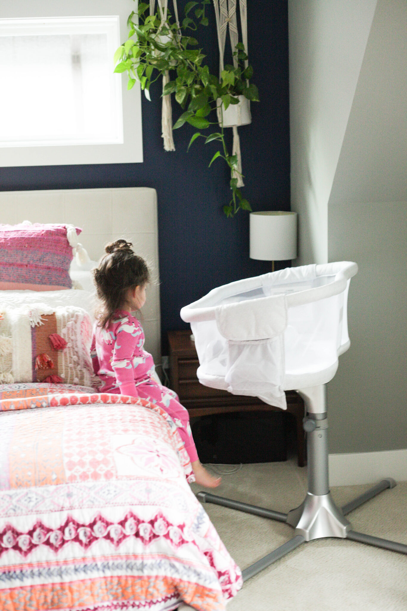 HALO BassiNest Swivel Sleeper Review (Pros, Cons & Is It Worth It