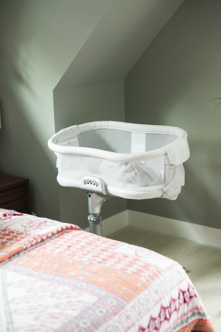 HALO BassiNest Swivel Sleeper Review (Pros, Cons & Is It Worth It