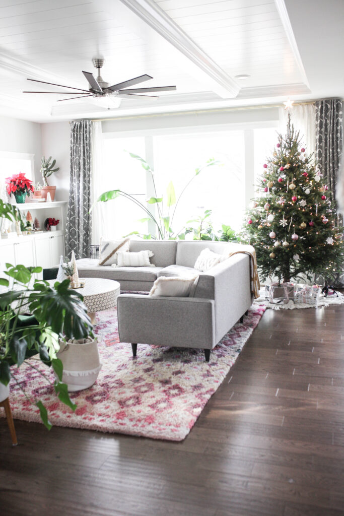 christmasy living room with large rug