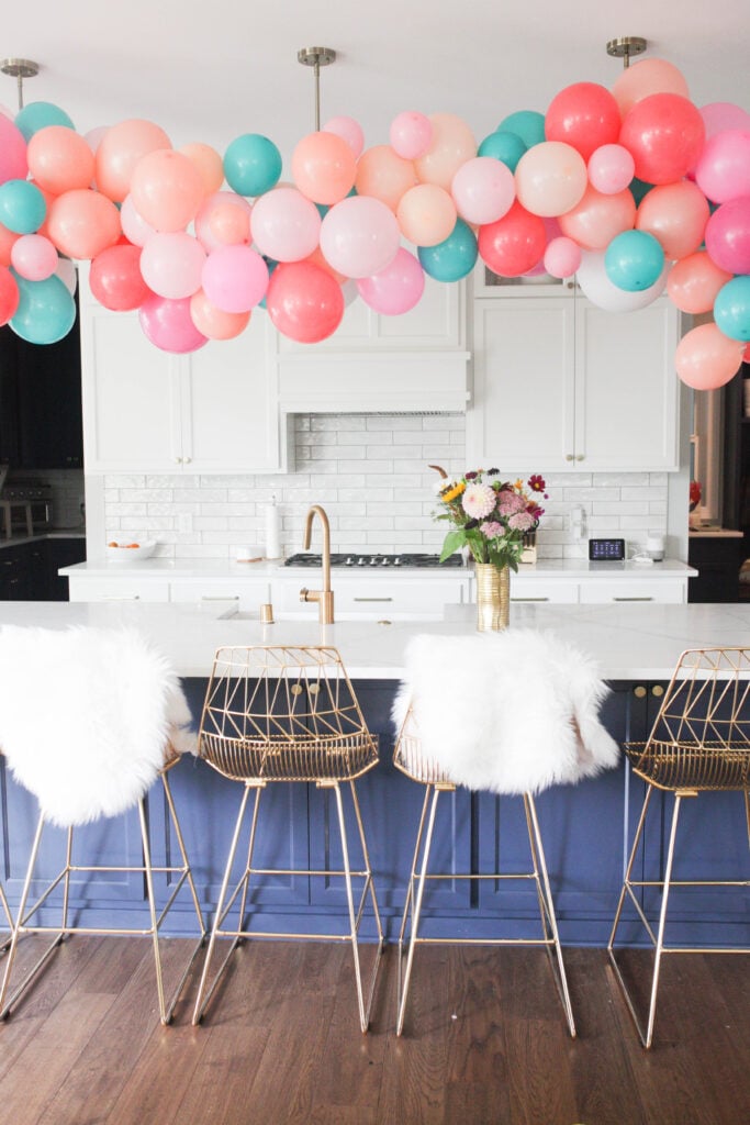 balloon garland in kitchen