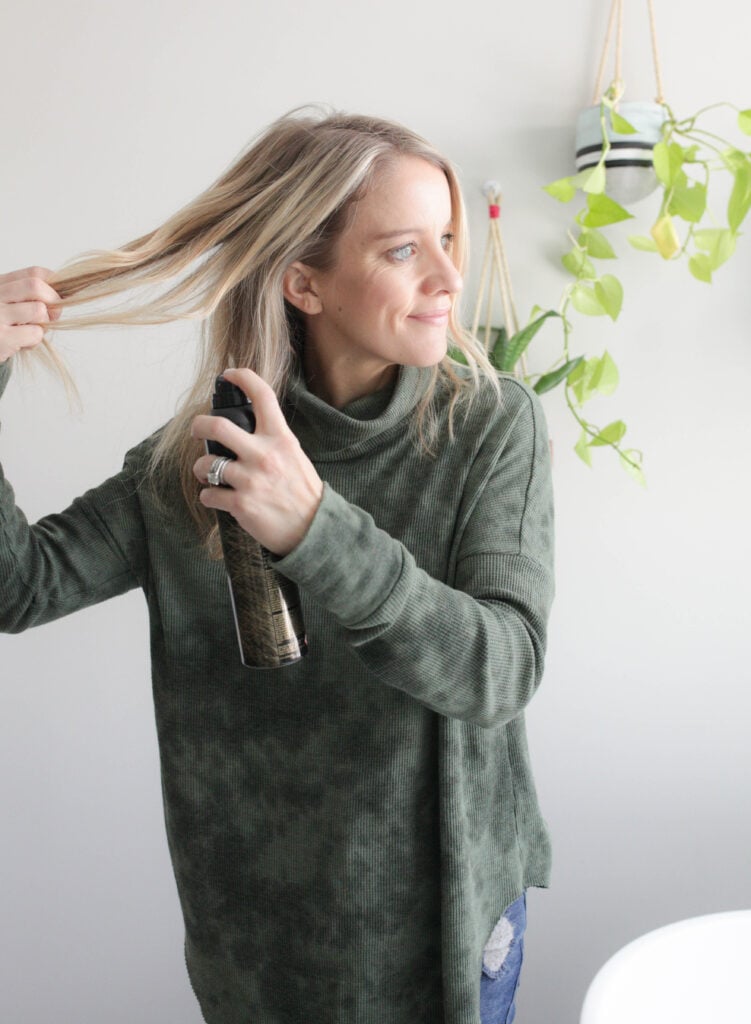 How to use dry shampoo for texture