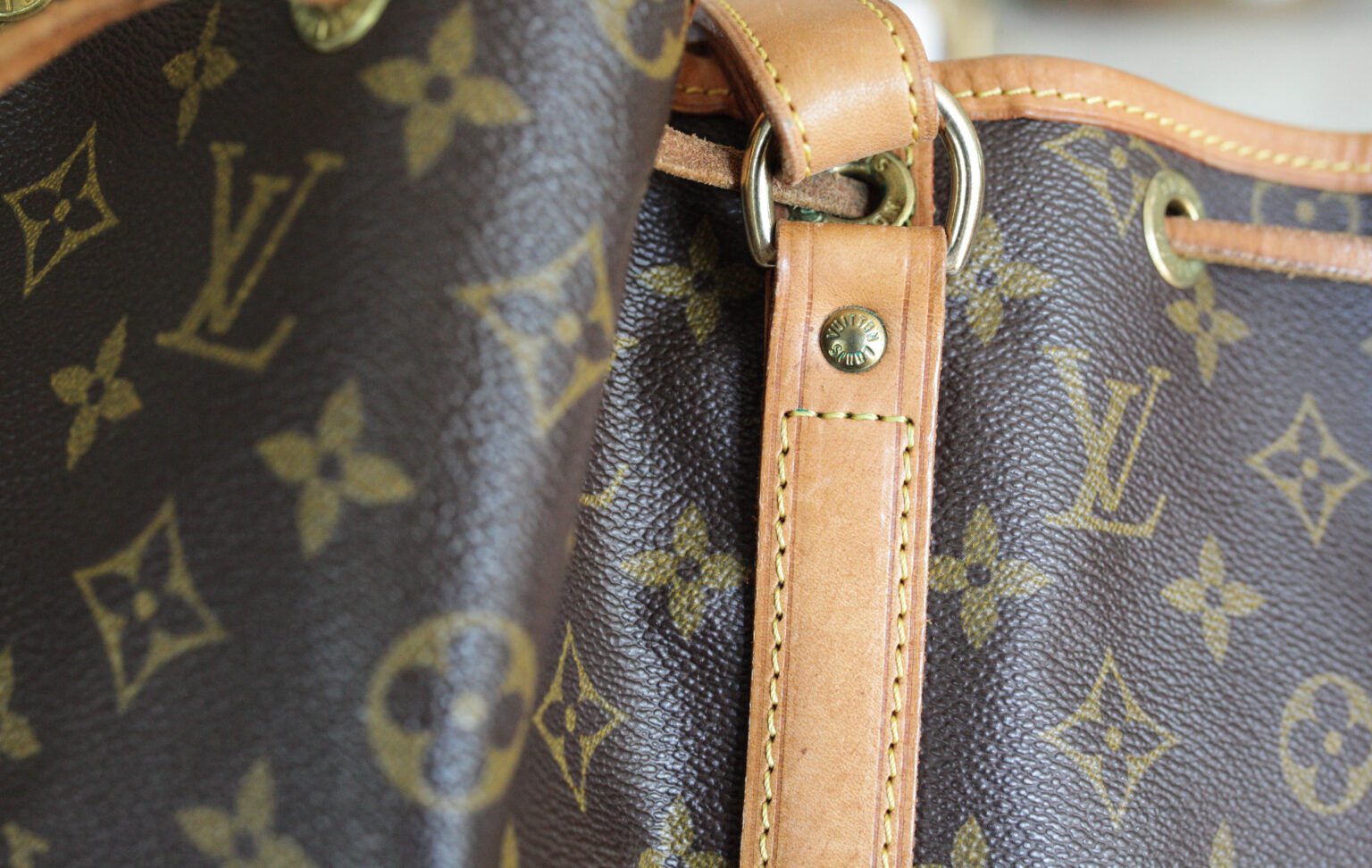 How to Spot a Real vs Fake Louis Vuitton Bag 10 Ways - Paisley & Sparrow - How To Recognize A Real Louis Vuitton Bag