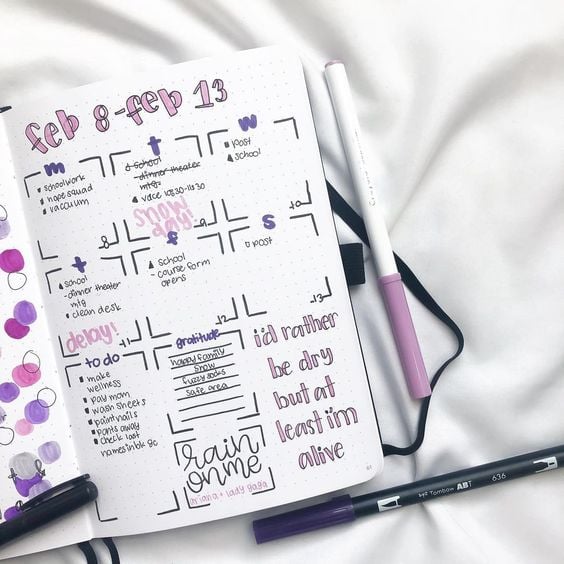 Weekly bullet journal spread via @leahwritesfancy