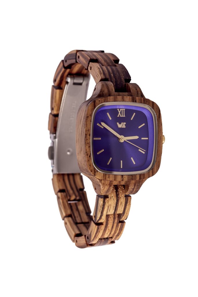 Watch with wooden band