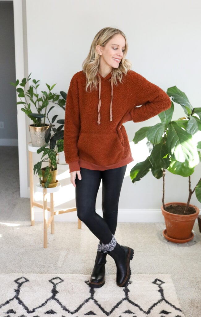 How To Wear Chelsea Boots With Leggings