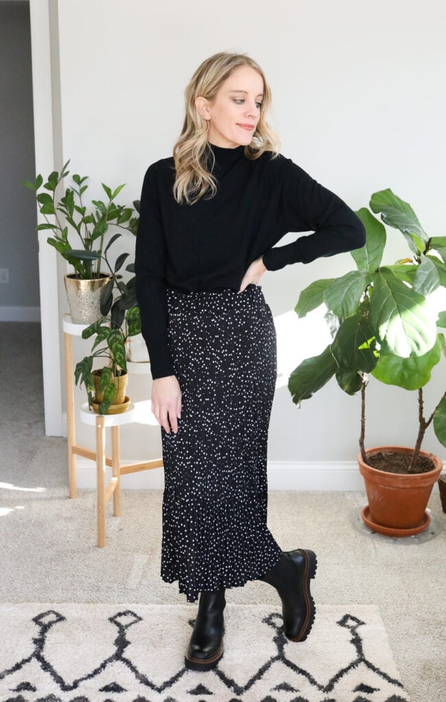 chelsea boots and black skirt