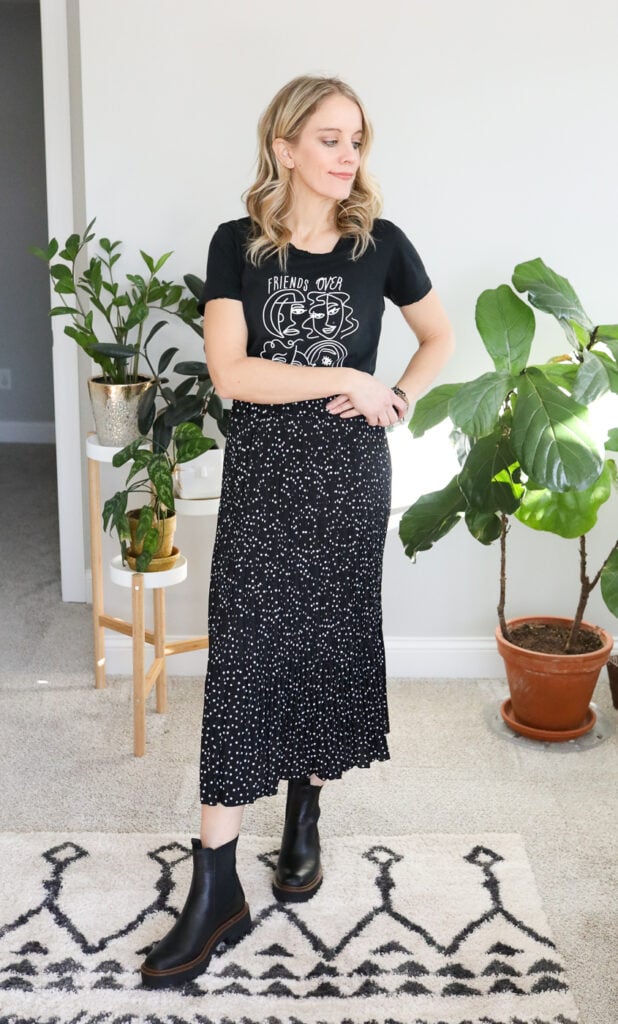 chelsea boots and black skirt