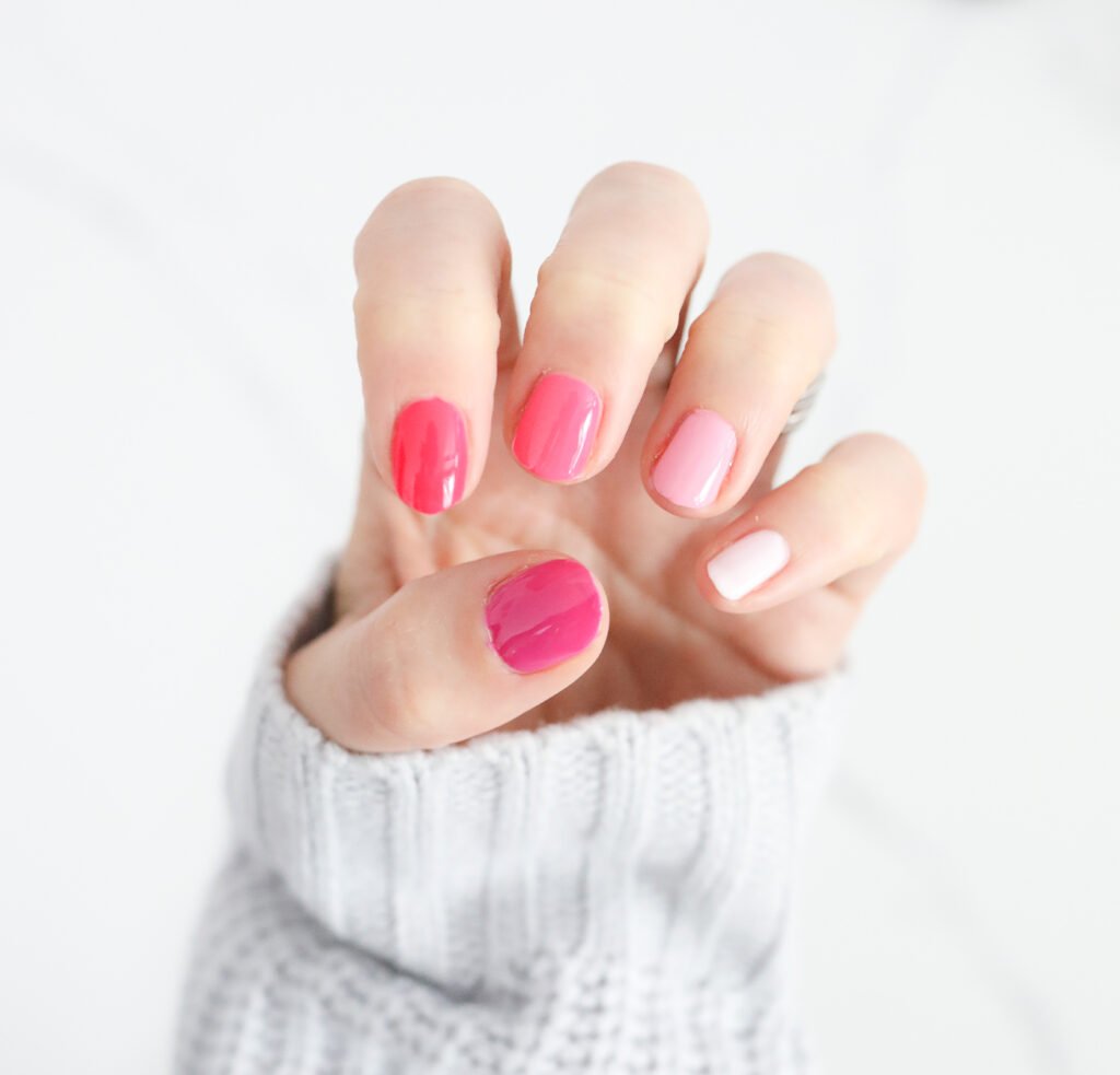 ombre pink valentines nails