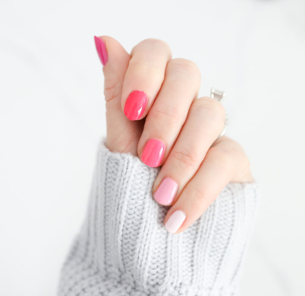 ombre pink valentines nails