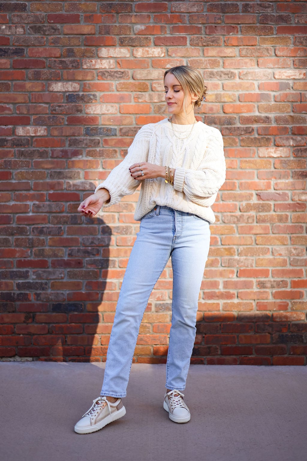 How to Style Cropped Jeans (17 Outfit Ideas + Styling Tips) How to Style Cropped Jeans (17 Outfit Ideas + Styling Tips)