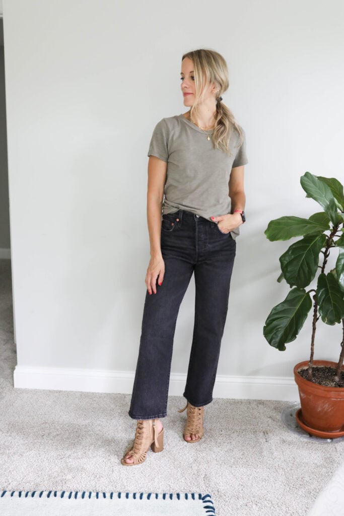 What to Wear With Grey Jeans: 23 Outfit Ideas - Paisley & Sparrow