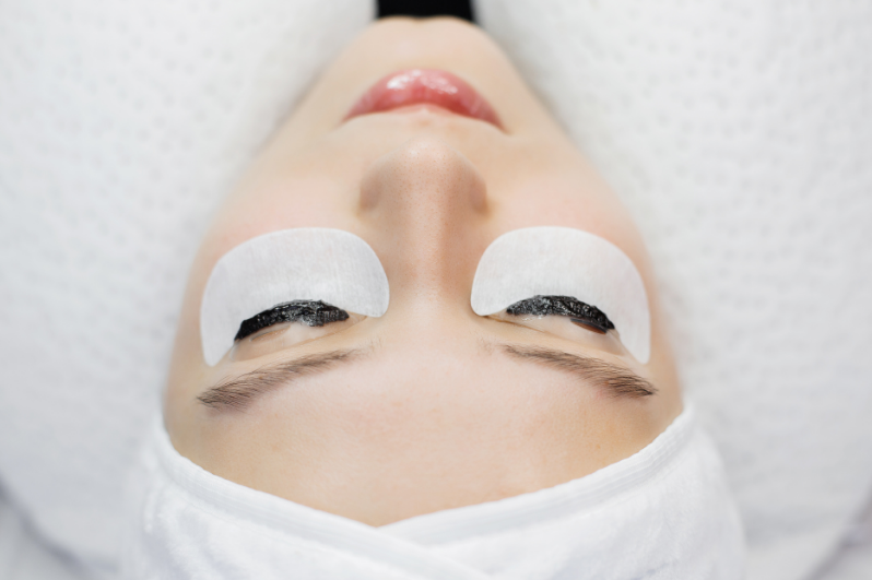 Woman getting a lash lift