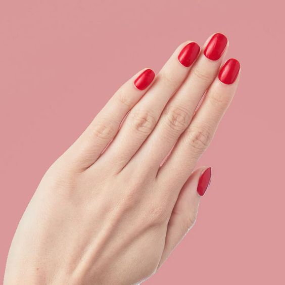 round red nails