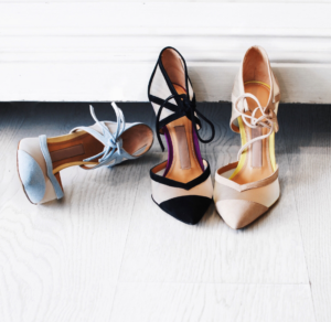 What Color Shoes to Wear With Navy Dress - Paisley & Sparrow