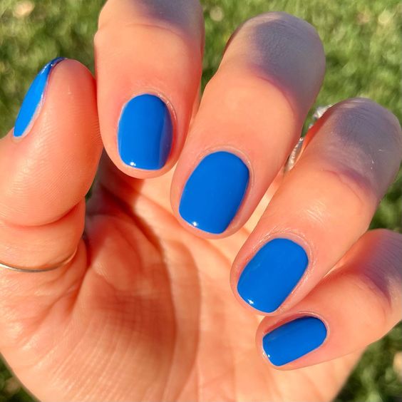 Royal Blue Nails: 55+ Popular Looks and Colors | Royal blue nails, Blue  nails, Blue and white nails