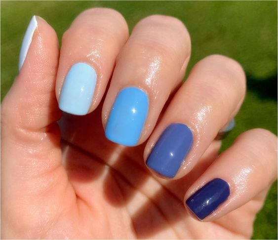 blue ombre nail