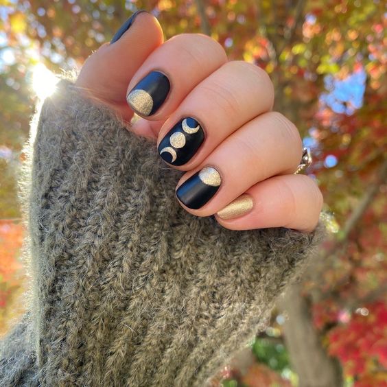 Moon phases nails