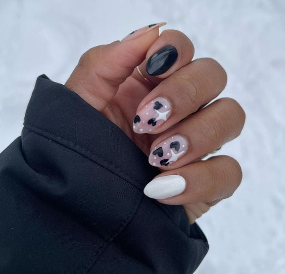 Black heart nails