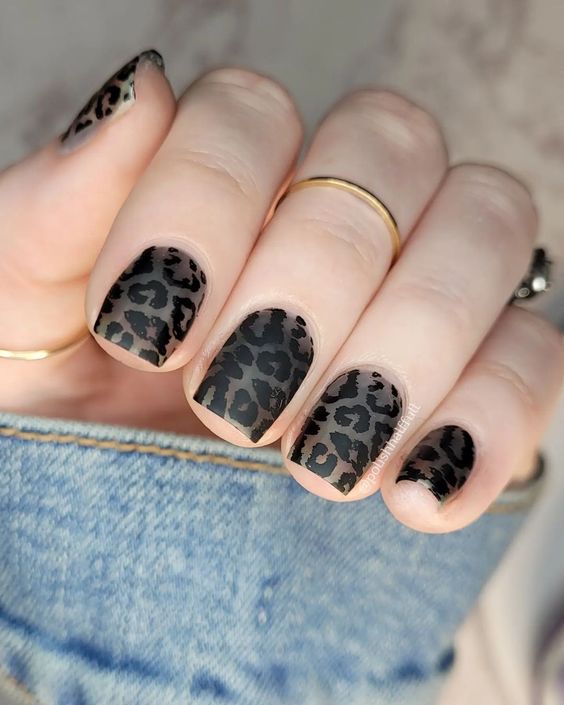 Black leopard print nails