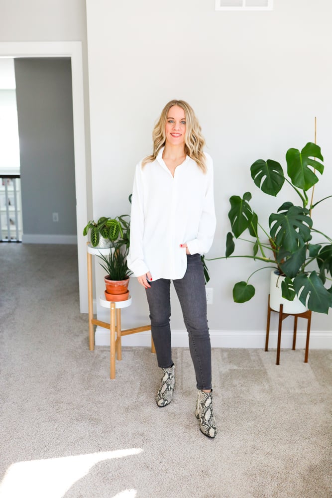 Grey top with outlet jeans outfit