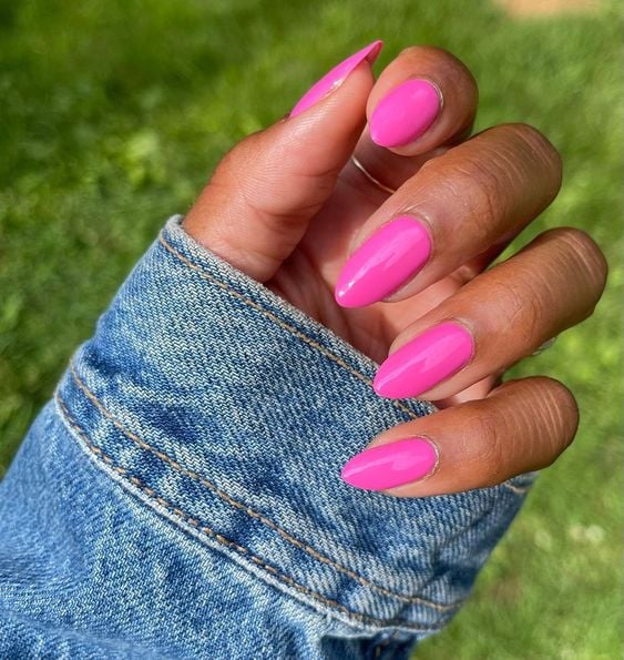 hot pink nails