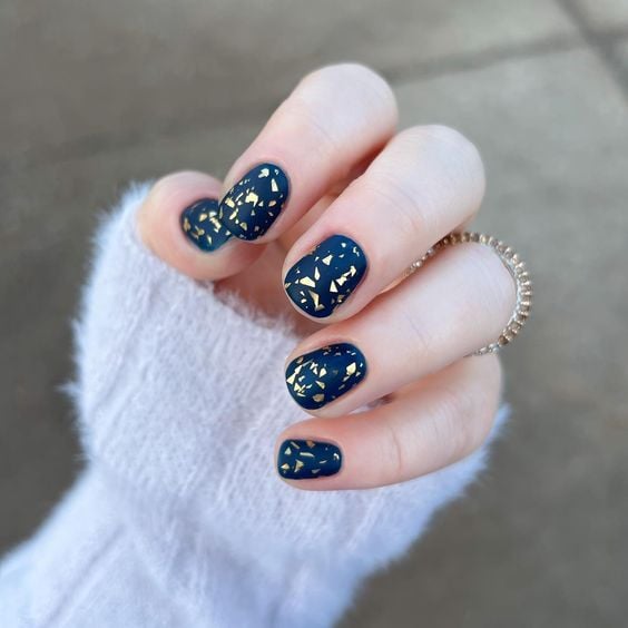 matte blu enad gold mani