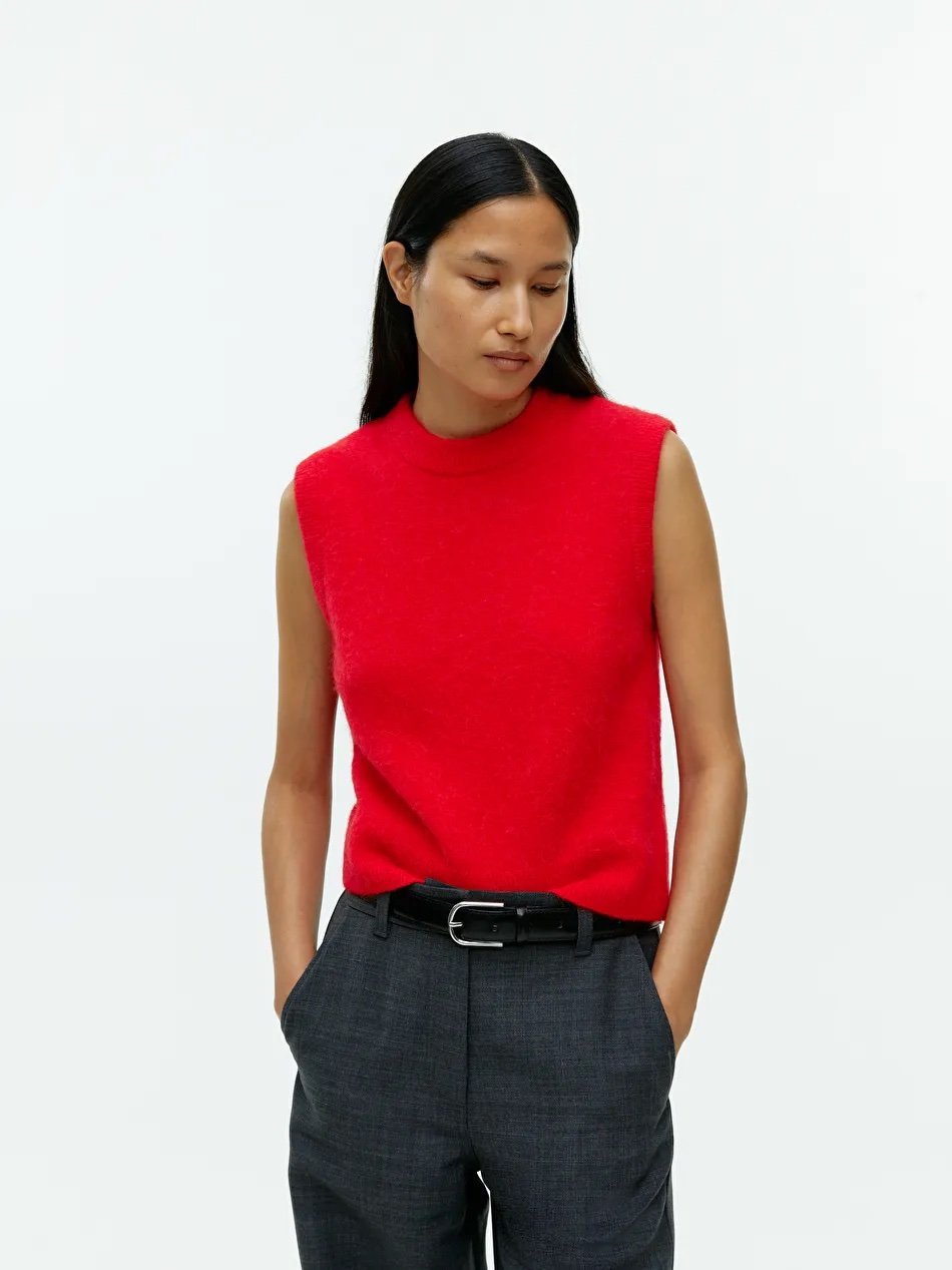 Knitted Alpaca Vest - Red