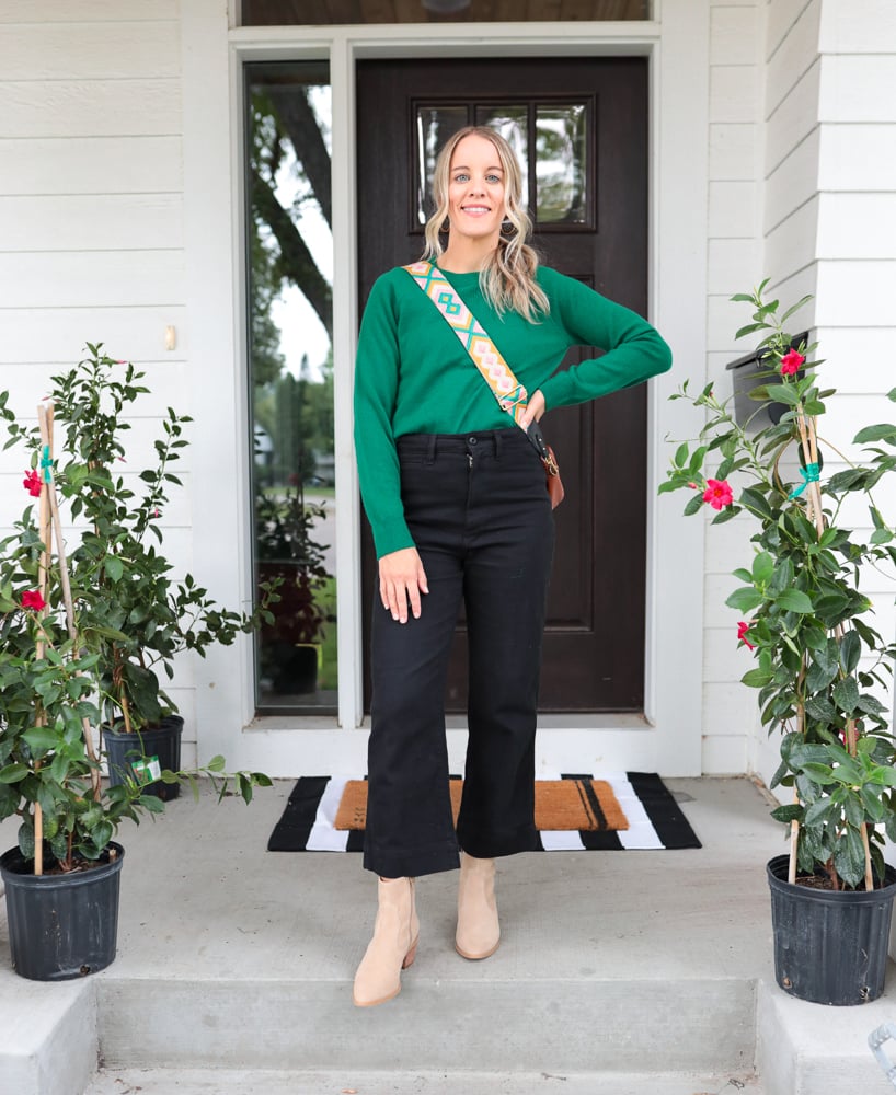 Woman wearing quince jeans and quince cashmere sweater