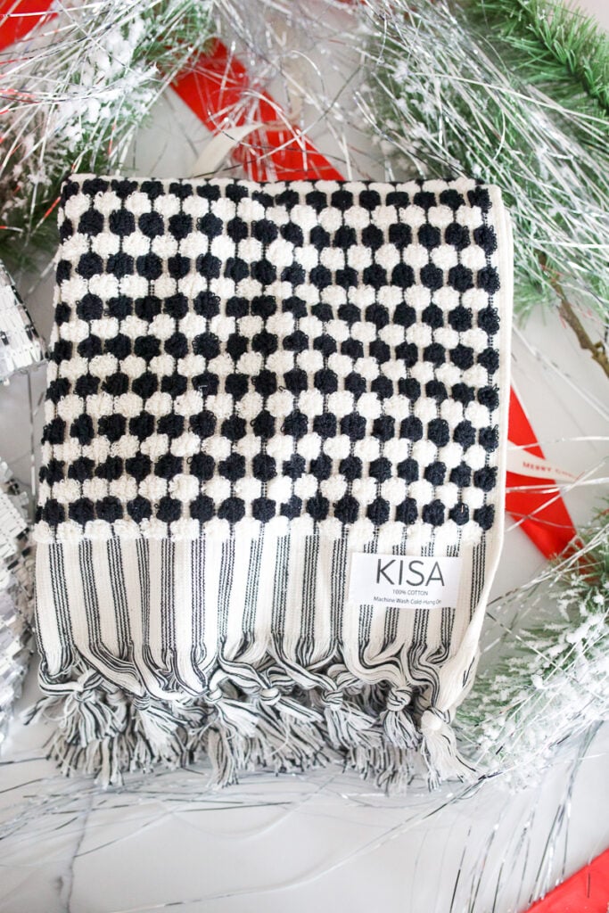 mn gift guide - kisa