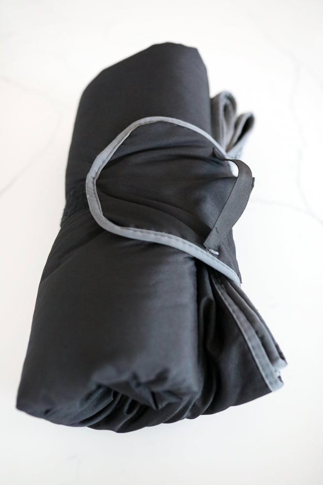 Foldable fleece sports blanket