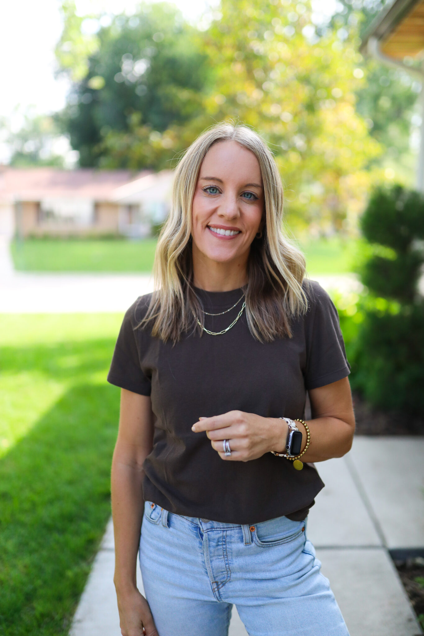 best t shirts for women, everyday t shirts, classic white tee, versatile t shirts, casual t shirts, comfortable t shirts, stylish t shirts, wardrobe basics, must have t shirts, affordable t shirts, neutral t shirts, colorful t shirts, black t shirt outfit, brown t shirt outfit, green t shirt outfit, red t shirt outfit, casual outfit ideas, everyday outfit essentials, best basic tees, t shirts to wear on repeat