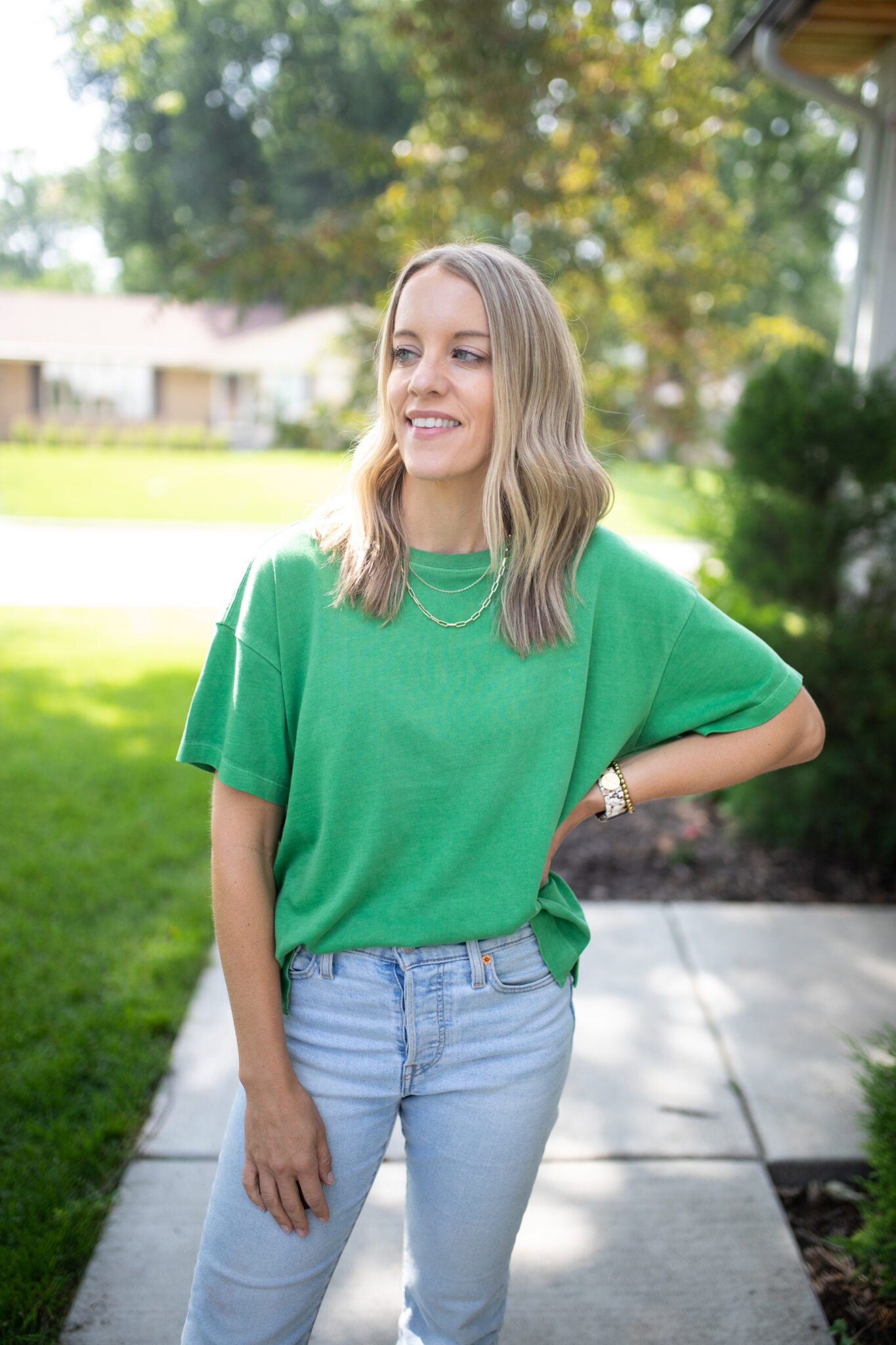 best t shirts for women, everyday t shirts, classic white tee, versatile t shirts, casual t shirts, comfortable t shirts, stylish t shirts, wardrobe basics, must have t shirts, affordable t shirts, neutral t shirts, colorful t shirts, black t shirt outfit, brown t shirt outfit, green t shirt outfit, red t shirt outfit, casual outfit ideas, everyday outfit essentials, best basic tees, t shirts to wear on repeat