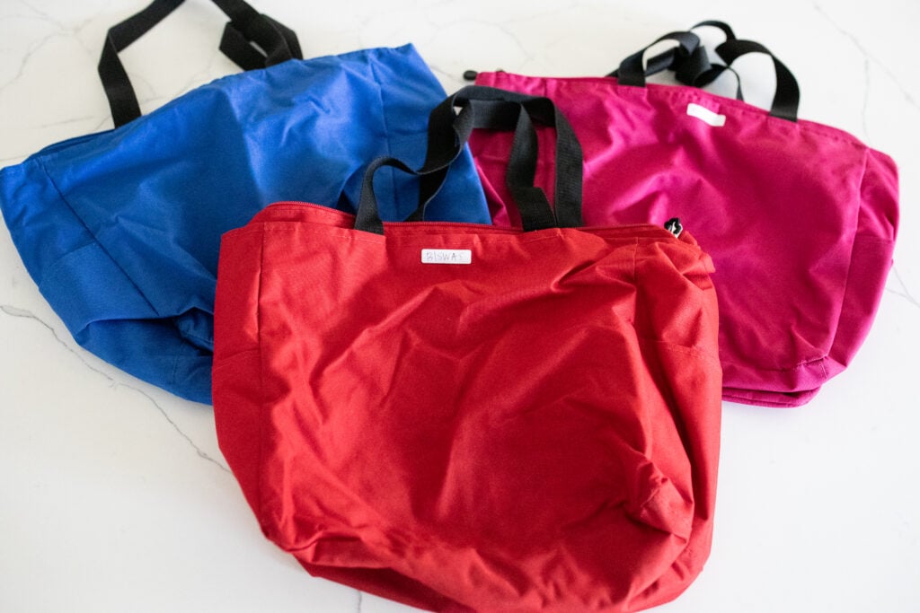 zippered bags for carrying snow gear